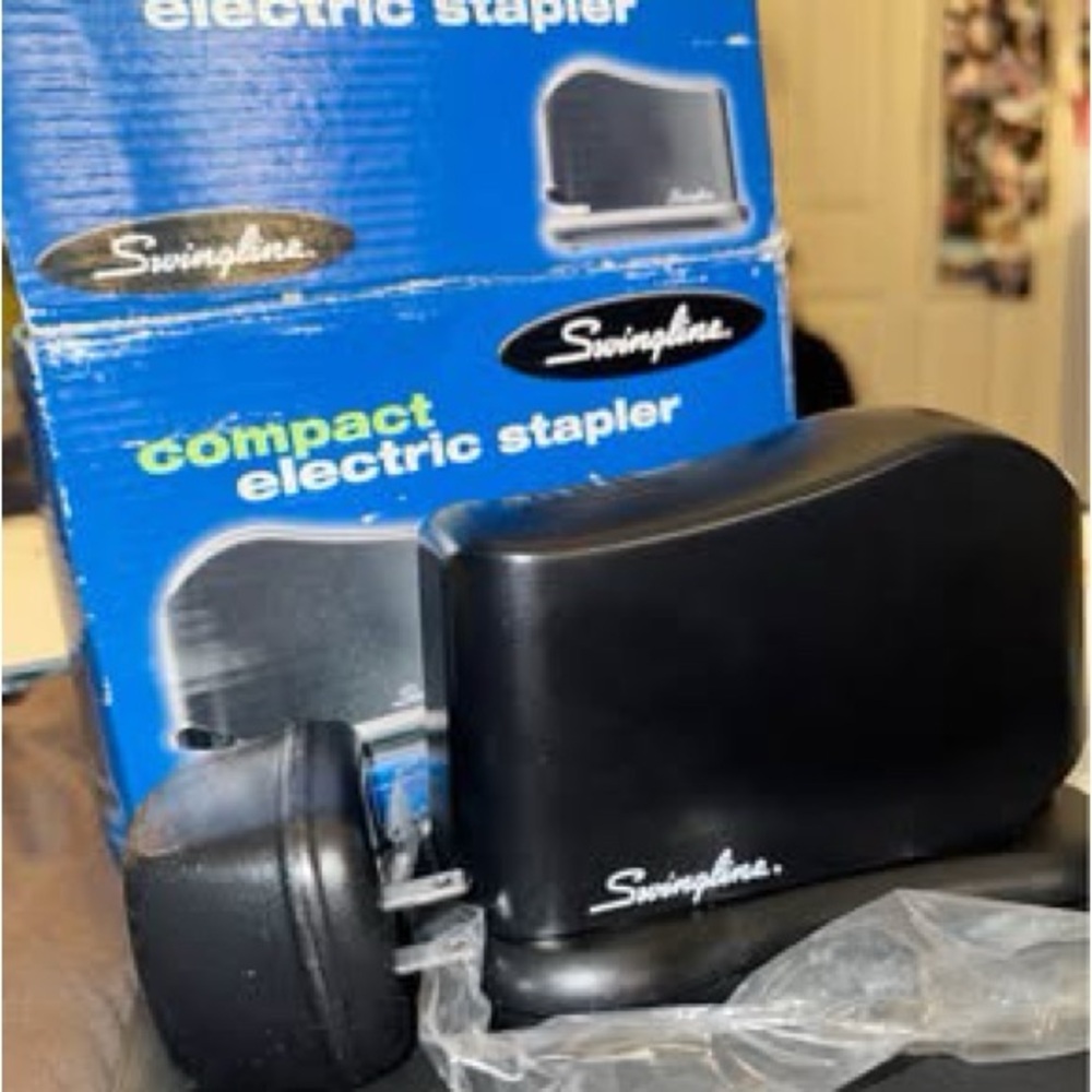 Swingline Black Electric Stapler